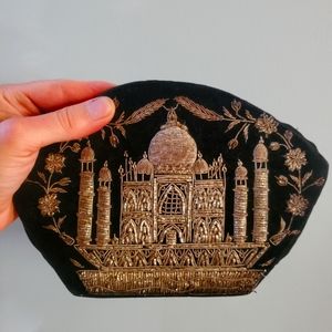 Vintage 1950s/60s black velvet beaded clutch purse